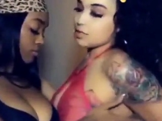 Ebony Amateur Lesbians Kissing and Squirting