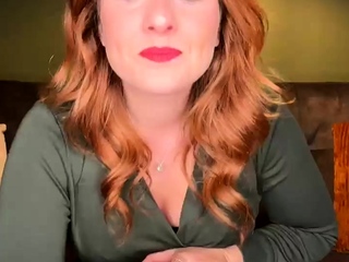 Hot redhead giving close up of her large cunt hole